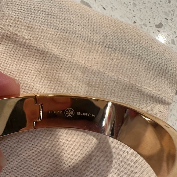 Tory Burch Leather Black gold inlay cuff bracelet NWT size small - retail’s $178 - Picture 2 of 11